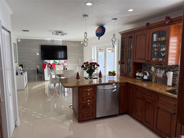 13966 SW 13th St, Miami, FL 33184