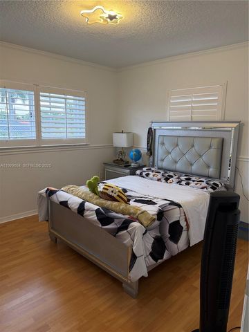 13966 SW 13th St, Miami, FL 33184