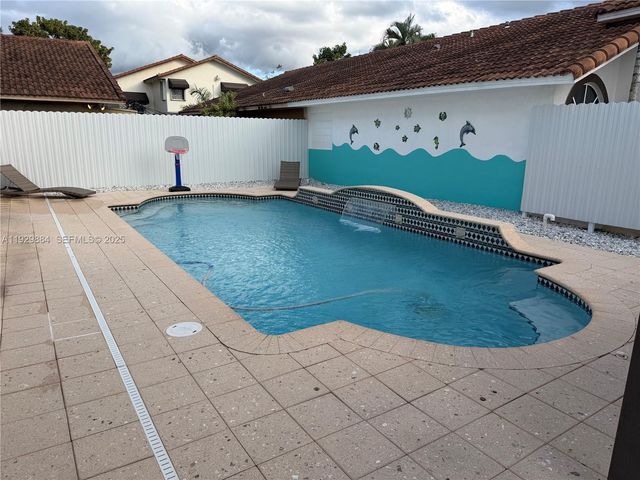 13966 SW 13th St, Miami, FL 33184
