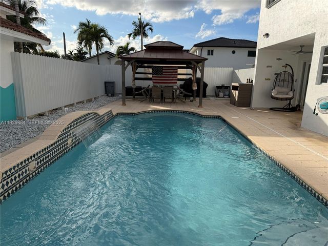 13966 SW 13th St, Miami, FL 33184