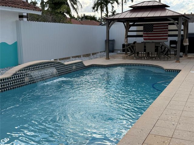 13966 SW 13th St, Miami, FL 33184