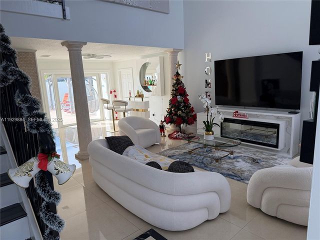 13966 SW 13th St, Miami, FL 33184