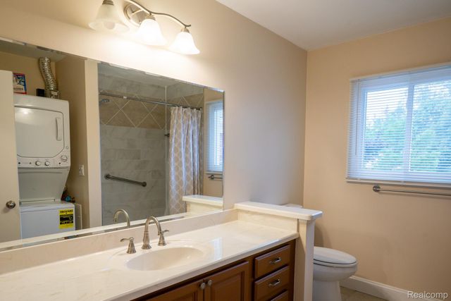 1750 MONTICELLO Street 6, Trenton, MI 48183