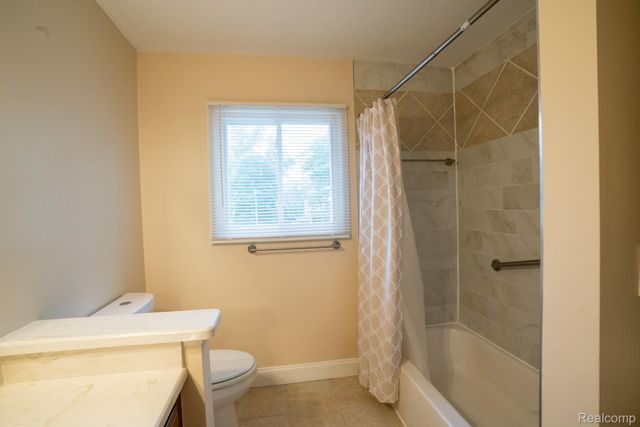 1750 MONTICELLO Street 6, Trenton, MI 48183