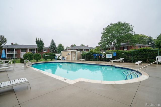 1750 MONTICELLO Street 6, Trenton, MI 48183