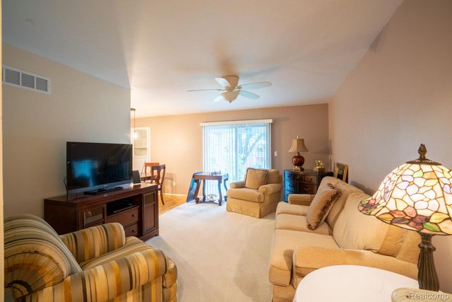 1750 MONTICELLO Street 6, Trenton, MI 48183