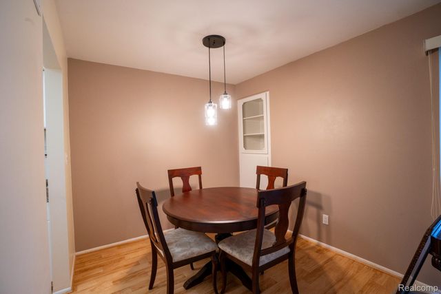 1750 MONTICELLO Street 6, Trenton, MI 48183