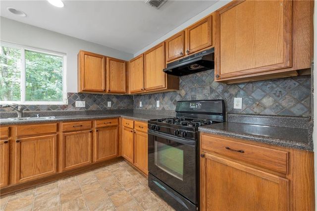 172 Nacoochee Way, Canton, GA 30114