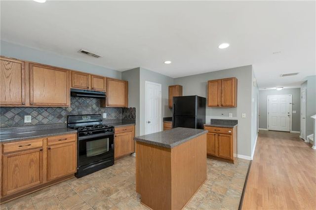 172 Nacoochee Way, Canton, GA 30114