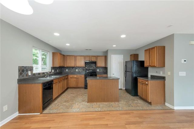 172 Nacoochee Way, Canton, GA 30114