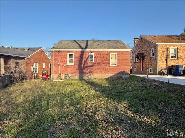 8019 Genesta Street, St Louis, MO 63123