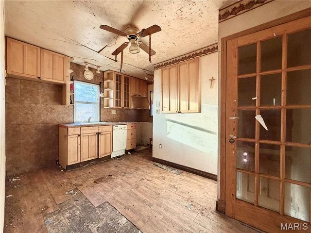 8019 Genesta Street, St Louis, MO 63123