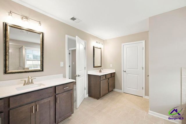 650 McCarley Downs Drive, Bonaire, GA 31005
