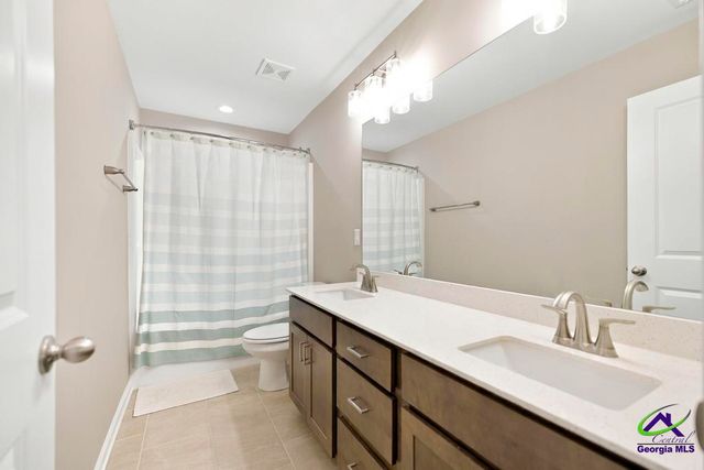 650 McCarley Downs Drive, Bonaire, GA 31005