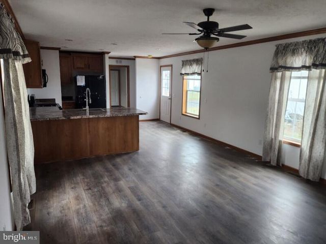 1047 ALDRICH DR, Morrisville, PA 19067