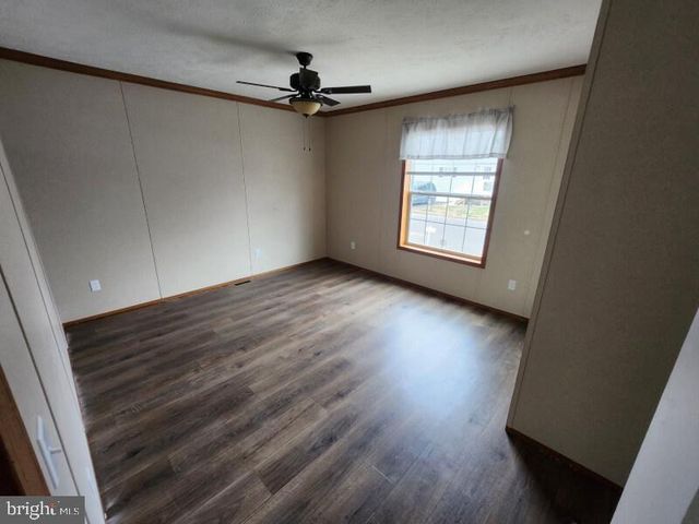 1047 ALDRICH DR, Morrisville, PA 19067