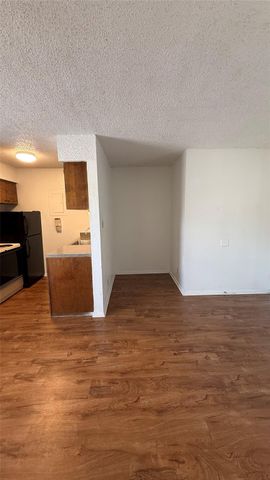 2803 Hemphill PARK B202, Austin, TX 78705