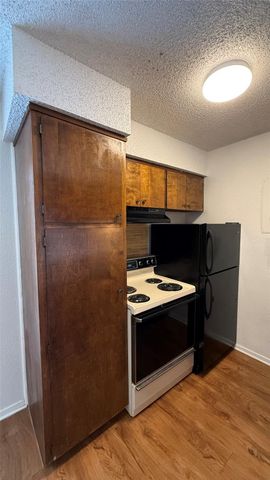 2803 Hemphill PARK B202, Austin, TX 78705