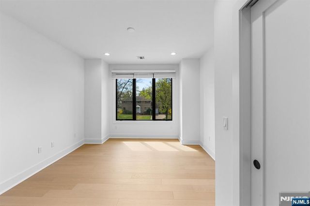 163 Delmar Avenue, Glen Rock, NJ 07452