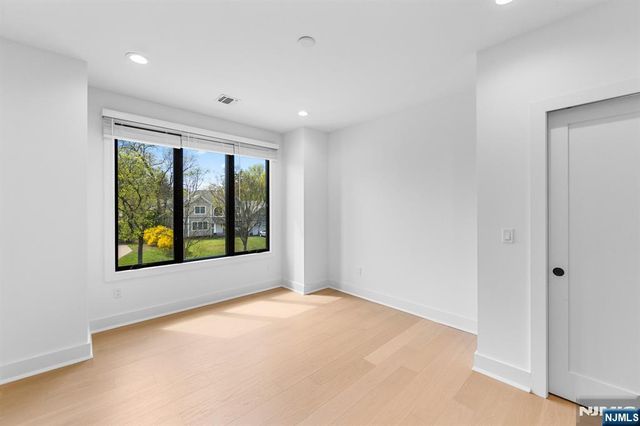 163 Delmar Avenue, Glen Rock, NJ 07452