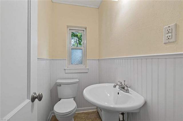 36 Brandon RD, Newport News, VA 23601