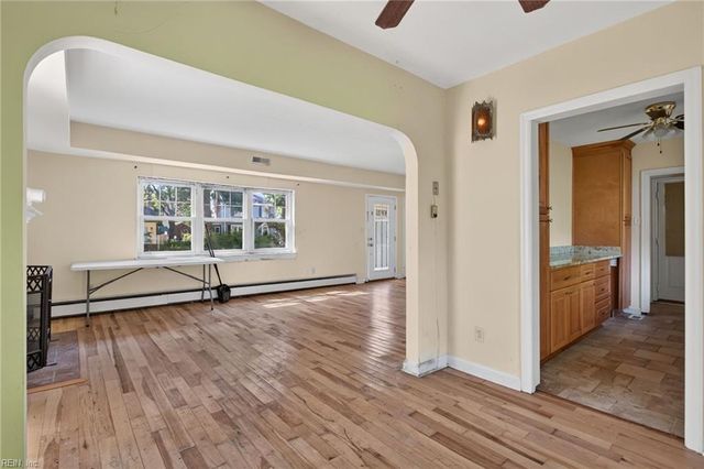 36 Brandon RD, Newport News, VA 23601