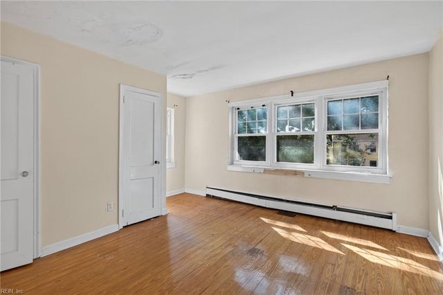 36 Brandon RD, Newport News, VA 23601