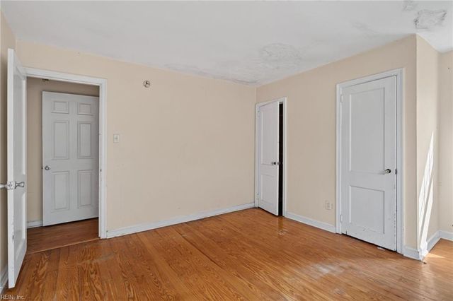 36 Brandon RD, Newport News, VA 23601