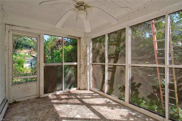 36 Brandon RD, Newport News, VA 23601