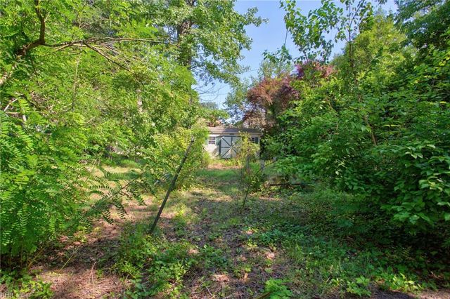 36 Brandon RD, Newport News, VA 23601