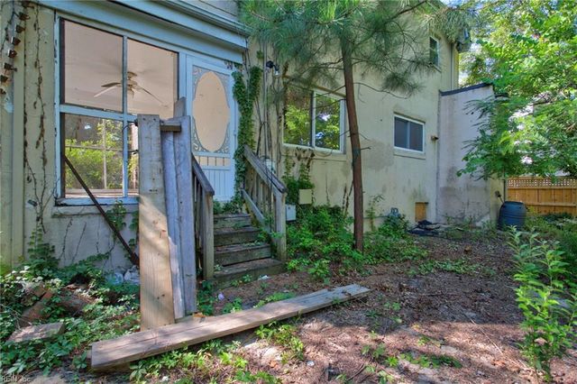 36 Brandon RD, Newport News, VA 23601