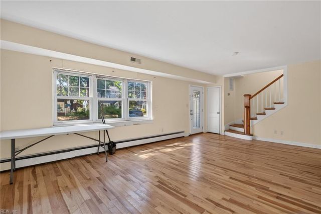 36 Brandon RD, Newport News, VA 23601
