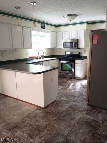 7998 Wolff Drive, Garrettsville, OH 44231