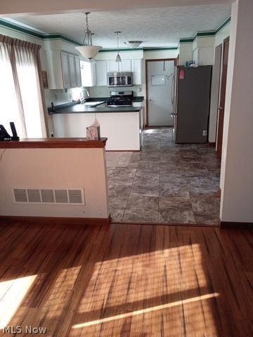 7998 Wolff Drive, Garrettsville, OH 44231
