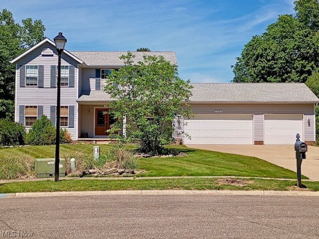 7998 Wolff Drive, Garrettsville, OH 44231
