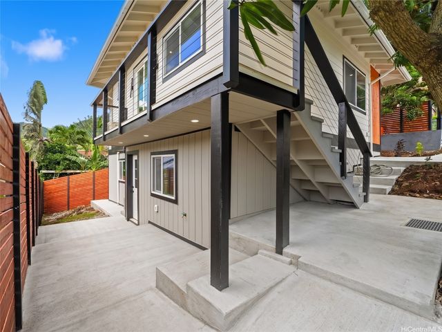 2702 Nihi Street, Honolulu, HI 96819