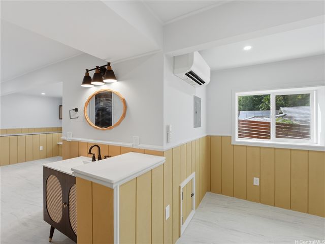 2702 Nihi Street, Honolulu, HI 96819