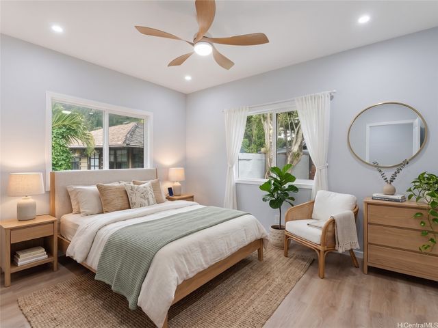 2702 Nihi Street, Honolulu, HI 96819