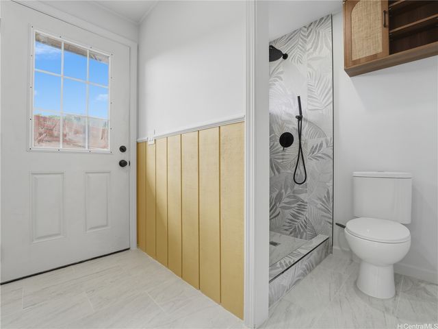2702 Nihi Street, Honolulu, HI 96819