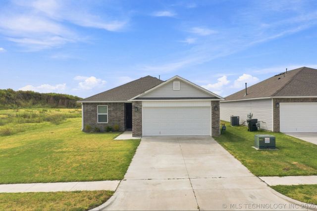 11526 S 235th East Avenue, Broken Arrow, OK 74014