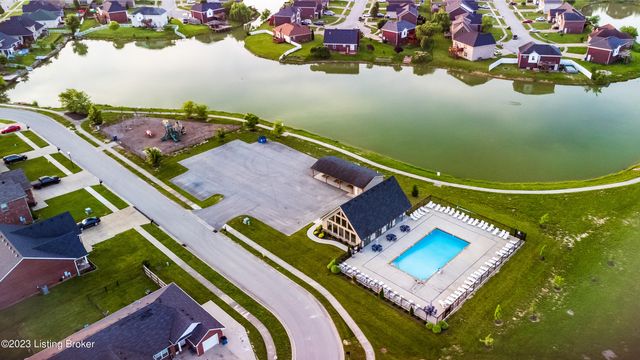 340 Dayflower Ct, Shepherdsville, KY 40165
