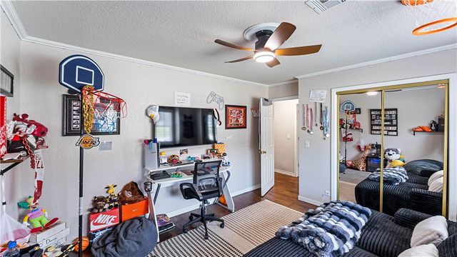2 S Prairie Dunes Drive, Rogers, AR 72758