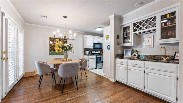 2 S Prairie Dunes Drive, Rogers, AR 72758