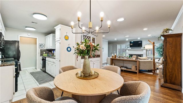 2 S Prairie Dunes Drive, Rogers, AR 72758