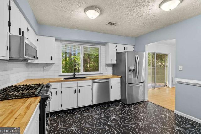337 Windsor Farms Drive, Lawrenceville, GA 30046