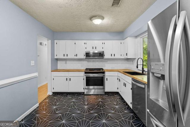 337 Windsor Farms Drive, Lawrenceville, GA 30046