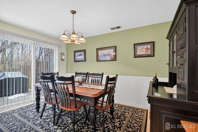 9 Parkside Drive, Spotswood, NJ 08884