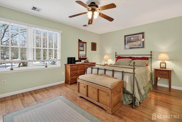 9 Parkside Drive, Spotswood, NJ 08884