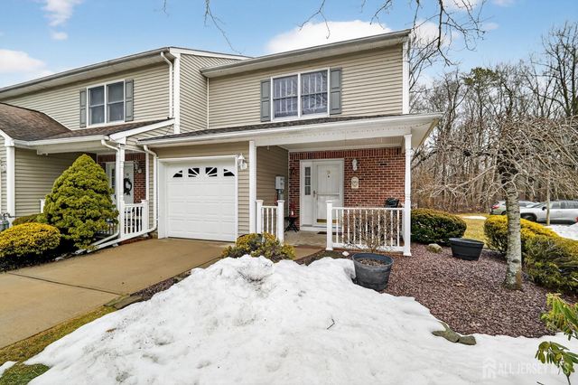 9 Parkside Drive, Spotswood, NJ 08884
