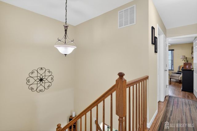 9 Parkside Drive, Spotswood, NJ 08884